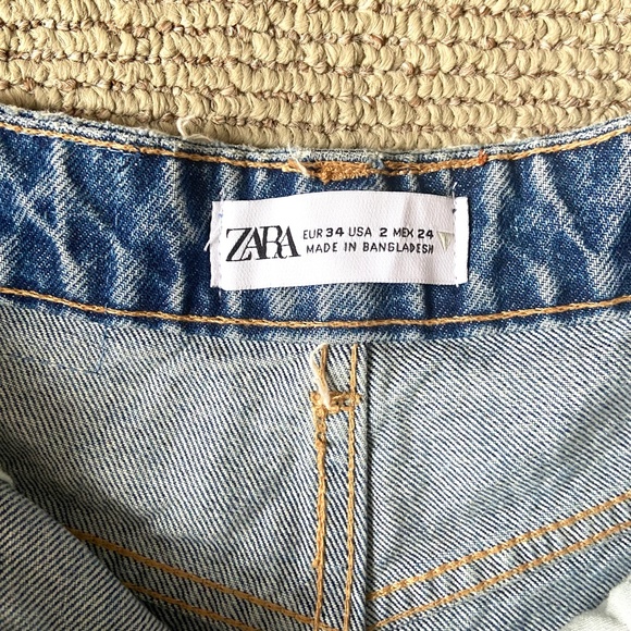 High-Waisted Jean Shorts - Picture 3 of 3